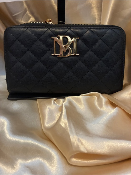 Badgley Mischka Handbags - Badgley Mischka Black Quilted Zip-Around Wallet with Gold Logo